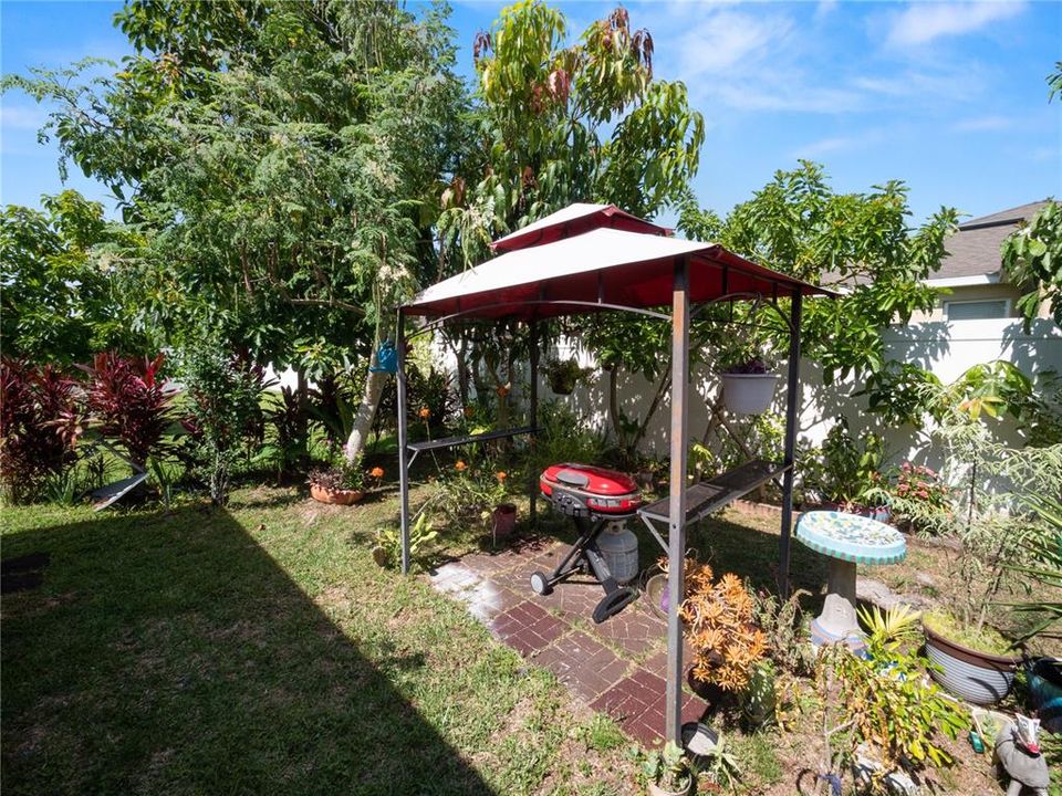 For Sale: $308,000 (4 beds, 2 baths, 1867 Square Feet)