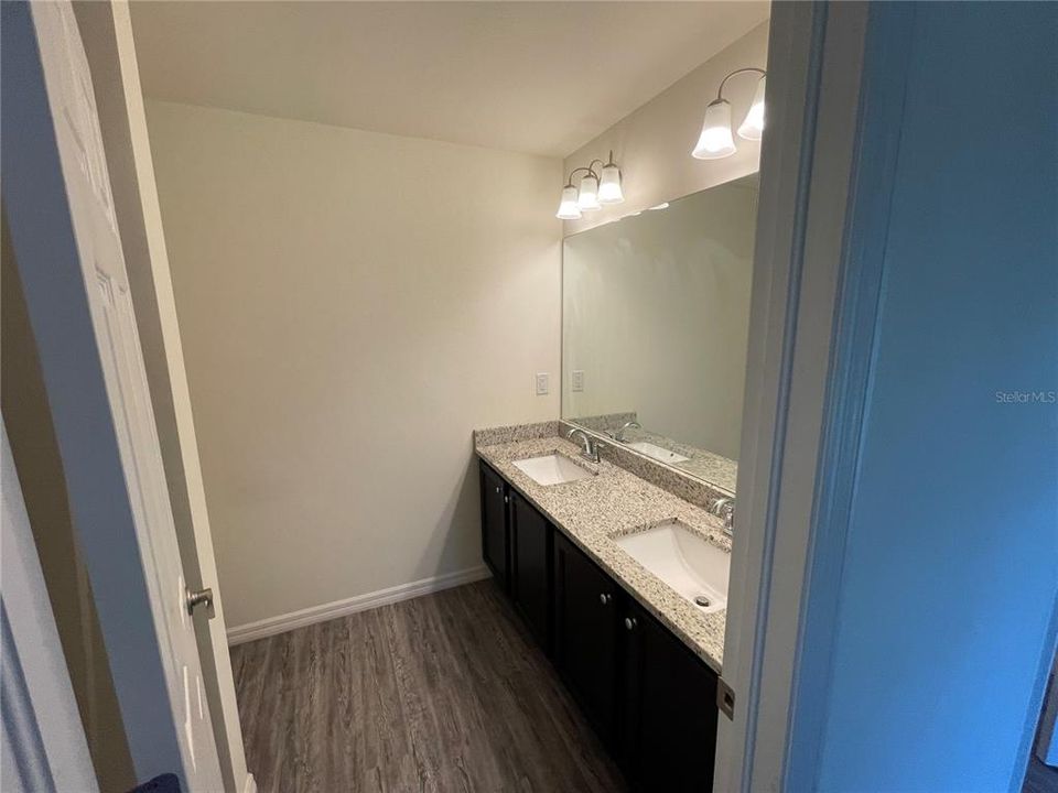 For Rent: $1,900 (3 beds, 2 baths, 1255 Square Feet)