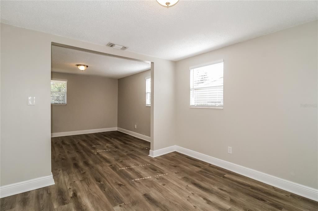 Recently Rented: $2,015 (3 beds, 2 baths, 1387 Square Feet)