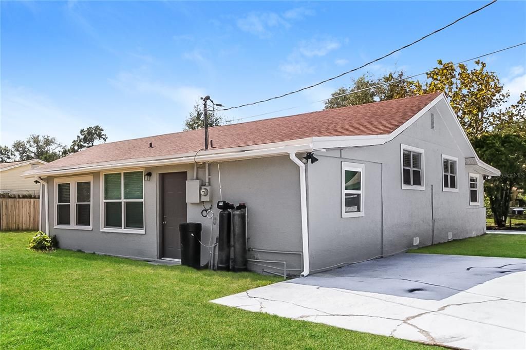 Recently Rented: $2,015 (3 beds, 2 baths, 1387 Square Feet)