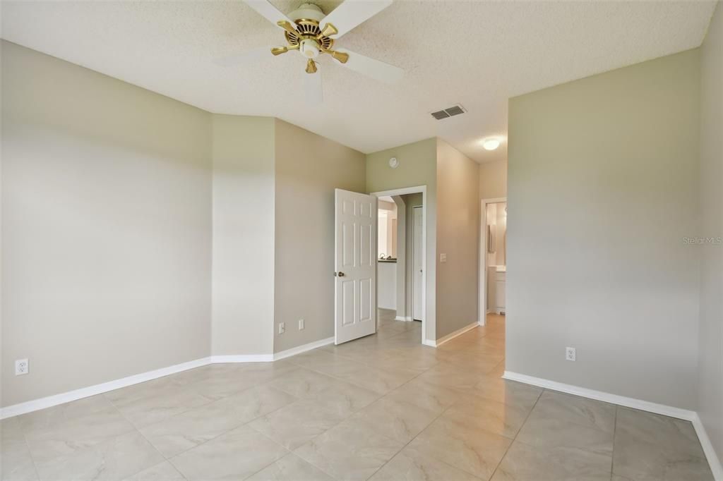 For Sale: $275,000 (2 beds, 2 baths, 1444 Square Feet)