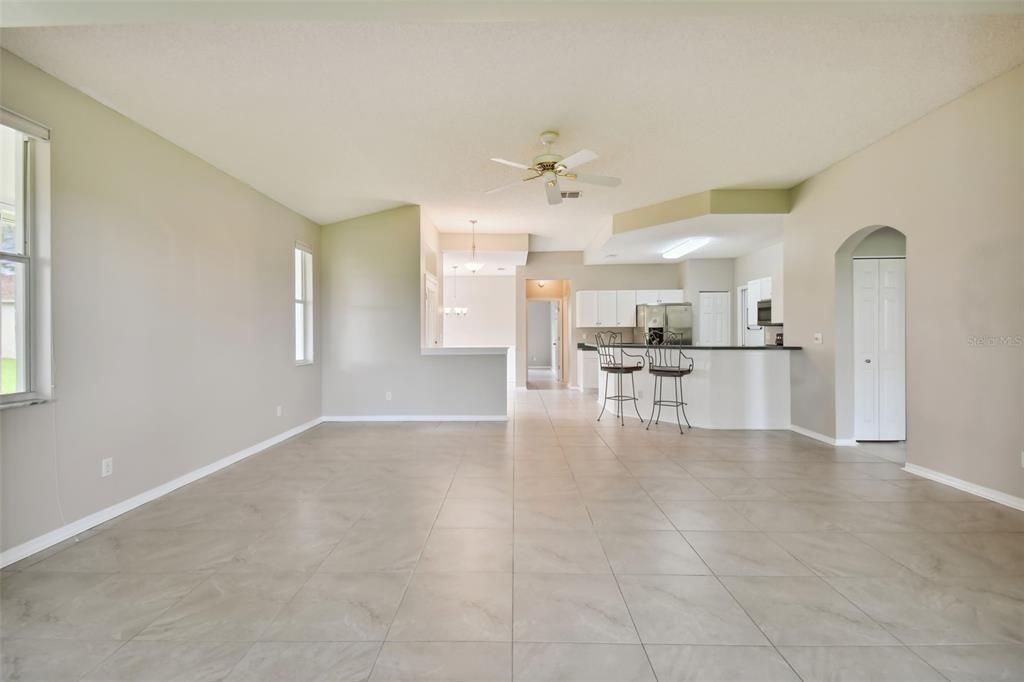 For Sale: $275,000 (2 beds, 2 baths, 1444 Square Feet)