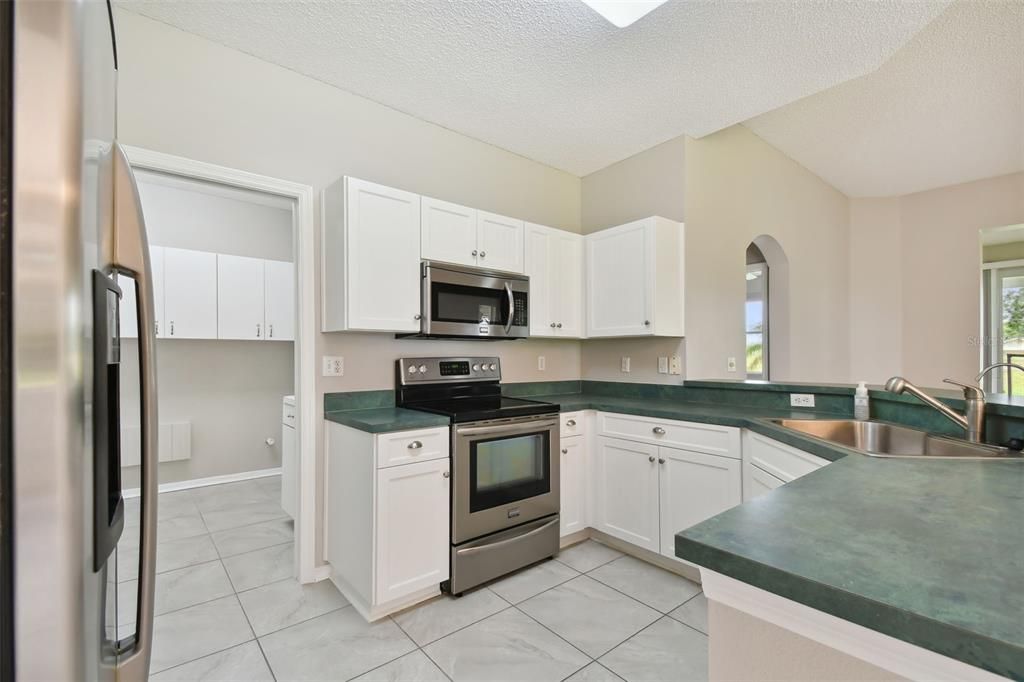 For Sale: $275,000 (2 beds, 2 baths, 1444 Square Feet)