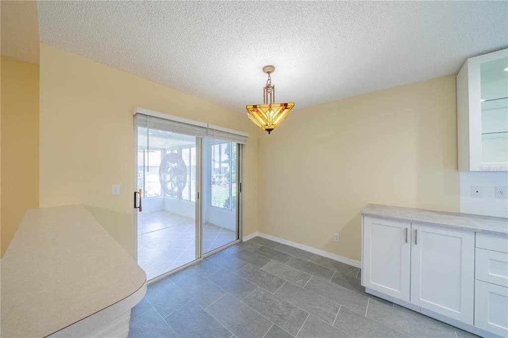 For Sale: $289,900 (2 beds, 2 baths, 1559 Square Feet)