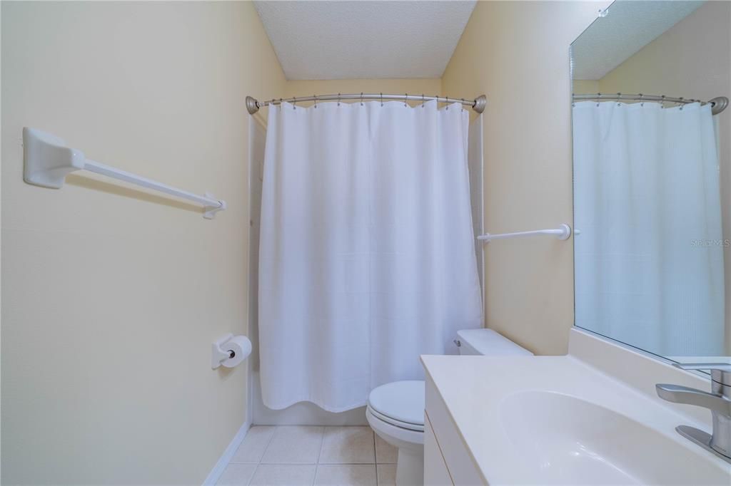 For Sale: $289,900 (2 beds, 2 baths, 1559 Square Feet)