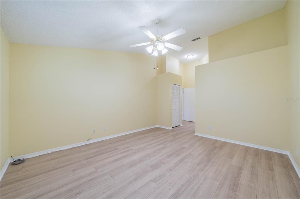 For Sale: $289,900 (2 beds, 2 baths, 1559 Square Feet)