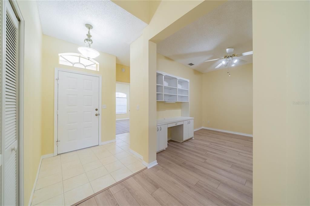 For Sale: $289,900 (2 beds, 2 baths, 1559 Square Feet)