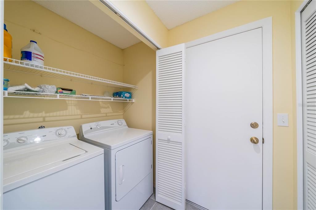 For Sale: $289,900 (2 beds, 2 baths, 1559 Square Feet)