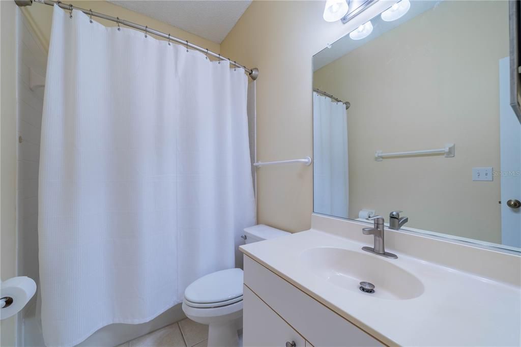 For Sale: $289,900 (2 beds, 2 baths, 1559 Square Feet)