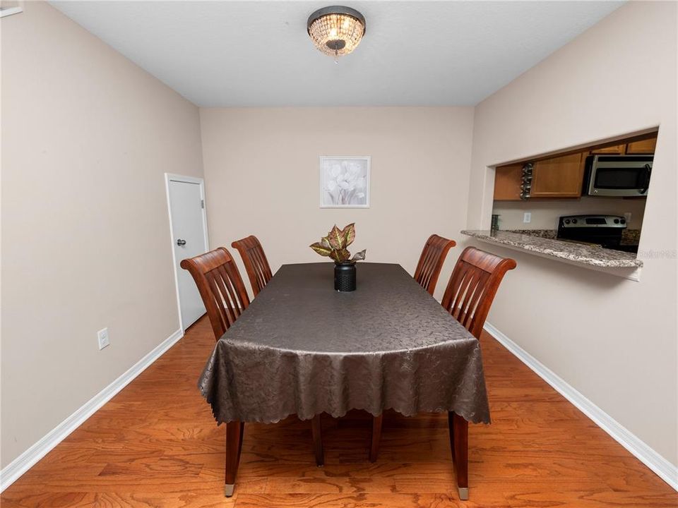 For Sale: $220,000 (2 beds, 2 baths, 1496 Square Feet)