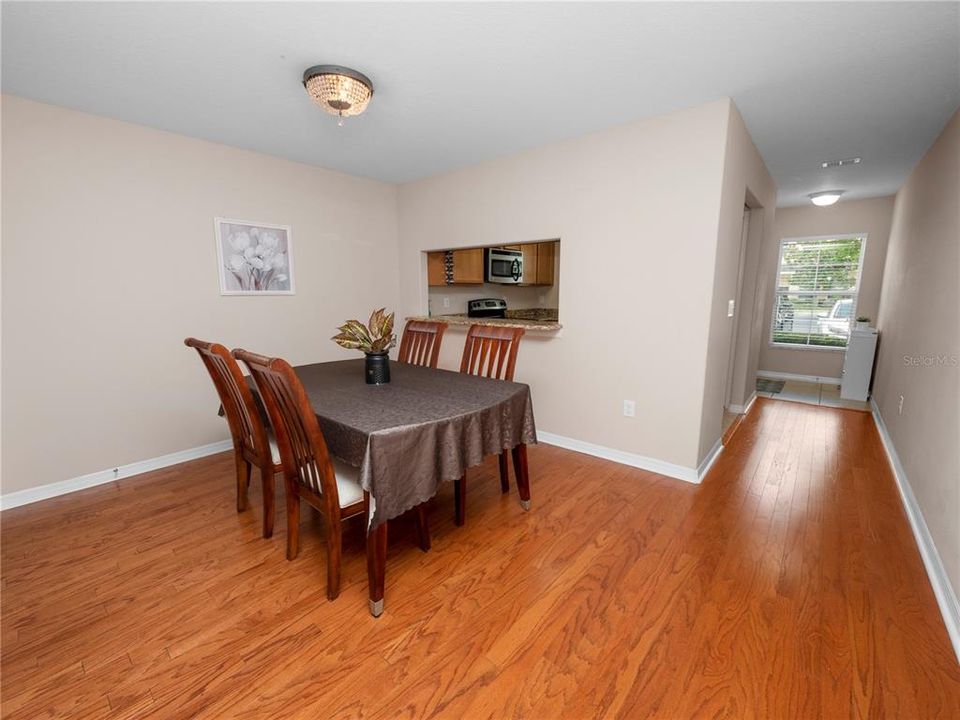 For Sale: $220,000 (2 beds, 2 baths, 1496 Square Feet)