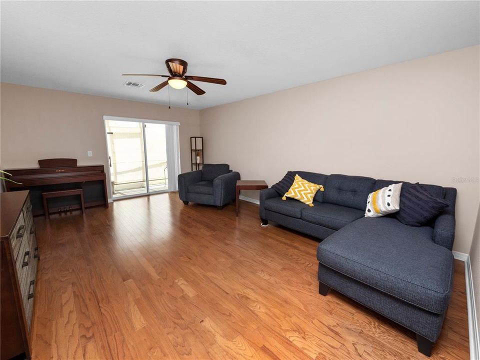 For Sale: $220,000 (2 beds, 2 baths, 1496 Square Feet)