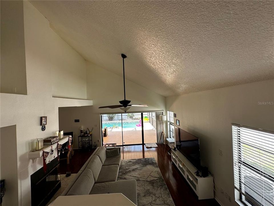 For Sale: $415,000 (2 beds, 2 baths, 1425 Square Feet)