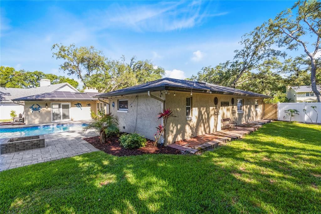 For Sale: $735,000 (4 beds, 2 baths, 2660 Square Feet)