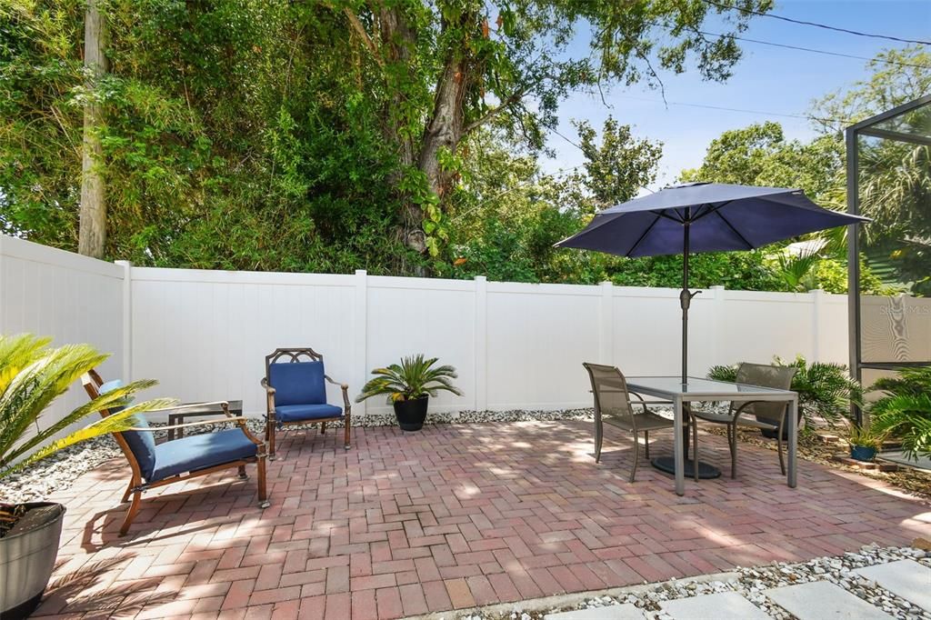 Active With Contract: $975,000 (5 beds, 2 baths, 2197 Square Feet)