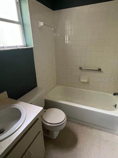 Recently Rented: $850 (0 beds, 1 baths, 432 Square Feet)