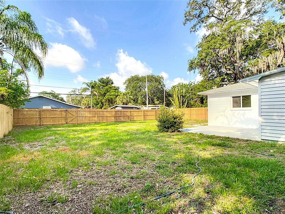 Active With Contract: $499,900 (3 beds, 2 baths, 1319 Square Feet)