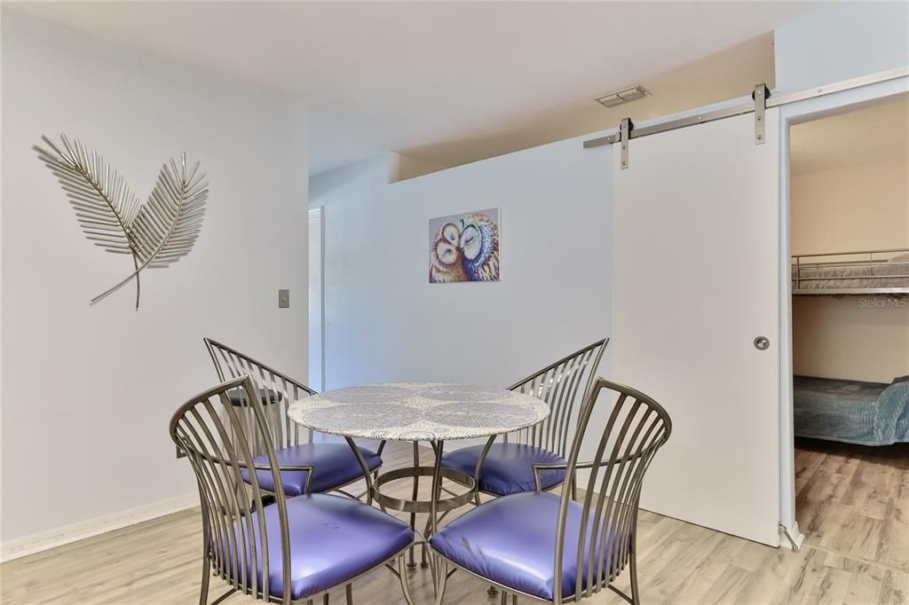 Recently Sold: $275,000 (2 beds, 2 baths, 1095 Square Feet)