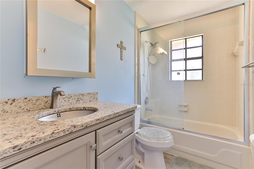 Recently Sold: $275,000 (2 beds, 2 baths, 1095 Square Feet)