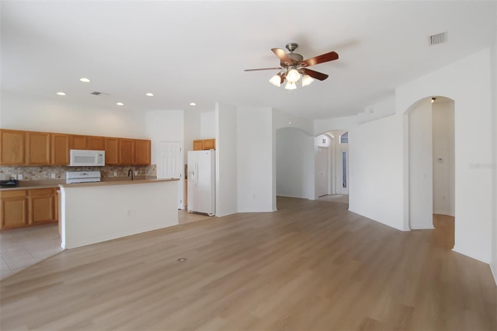 For Rent: $2,699 (3 beds, 2 baths, 2034 Square Feet)