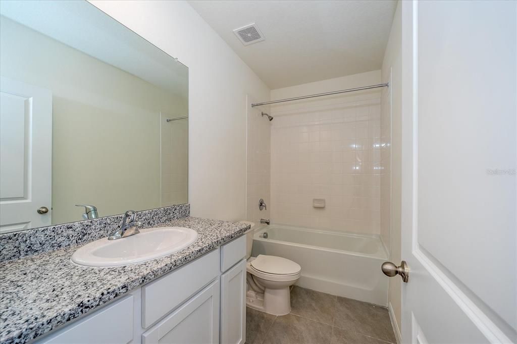 For Rent: $2,095 (3 beds, 2 baths, 1673 Square Feet)