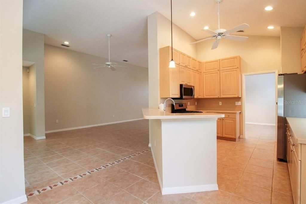 For Rent: $2,999 (4 beds, 2 baths, 2248 Square Feet)