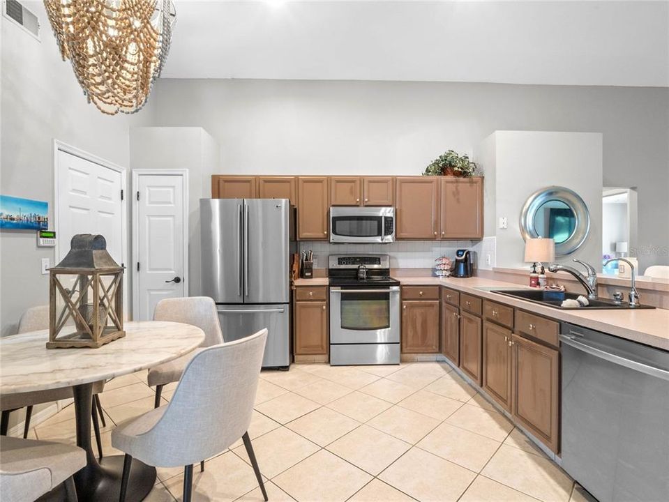 For Sale: $549,900 (3 beds, 2 baths, 1773 Square Feet)