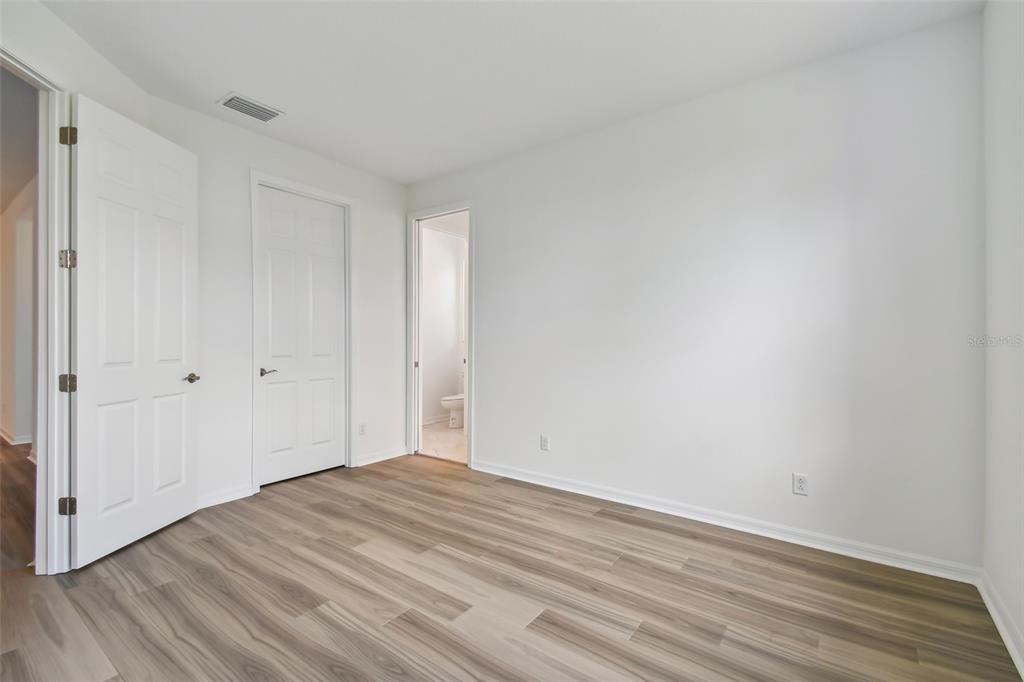 For Sale: $419,999 (2 beds, 2 baths, 1452 Square Feet)