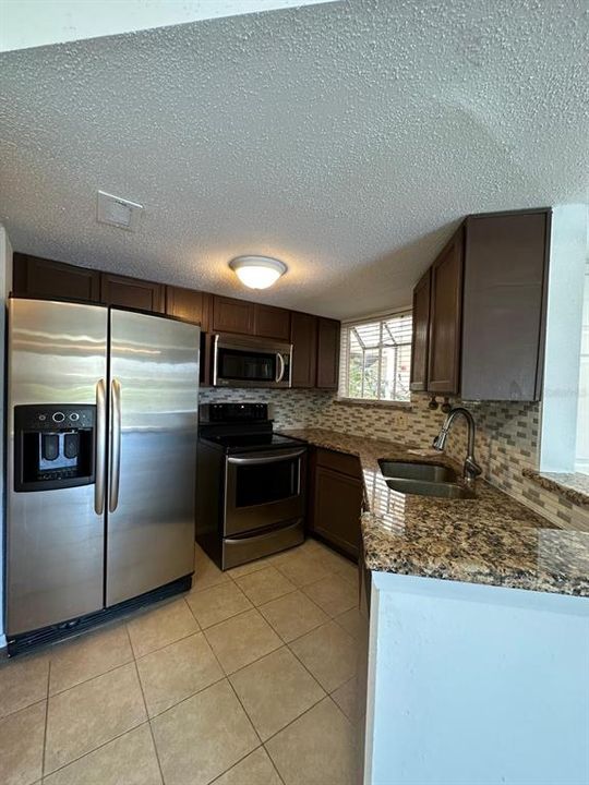 For Rent: $1,180 (1 beds, 1 baths, 660 Square Feet)