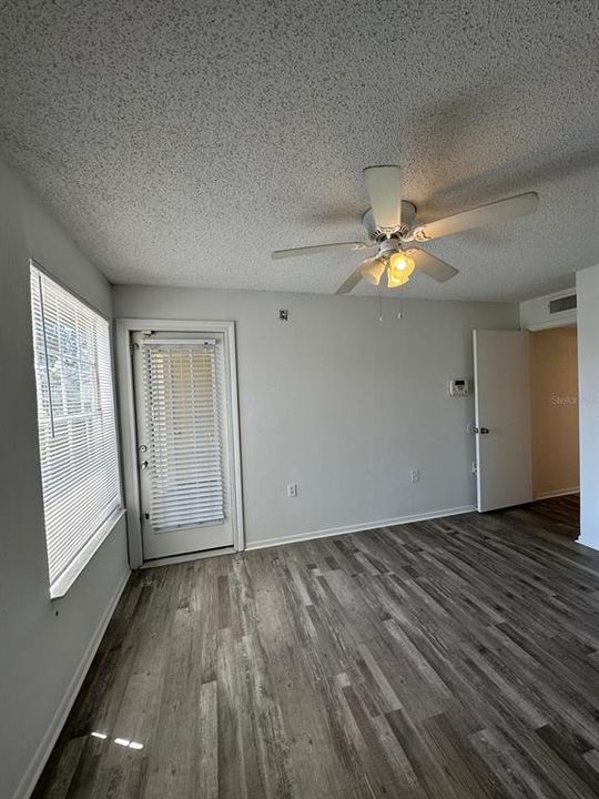 For Rent: $1,180 (1 beds, 1 baths, 660 Square Feet)