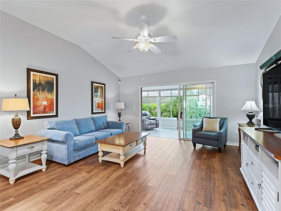 Active With Contract: $425,000 (3 beds, 2 baths, 1598 Square Feet)