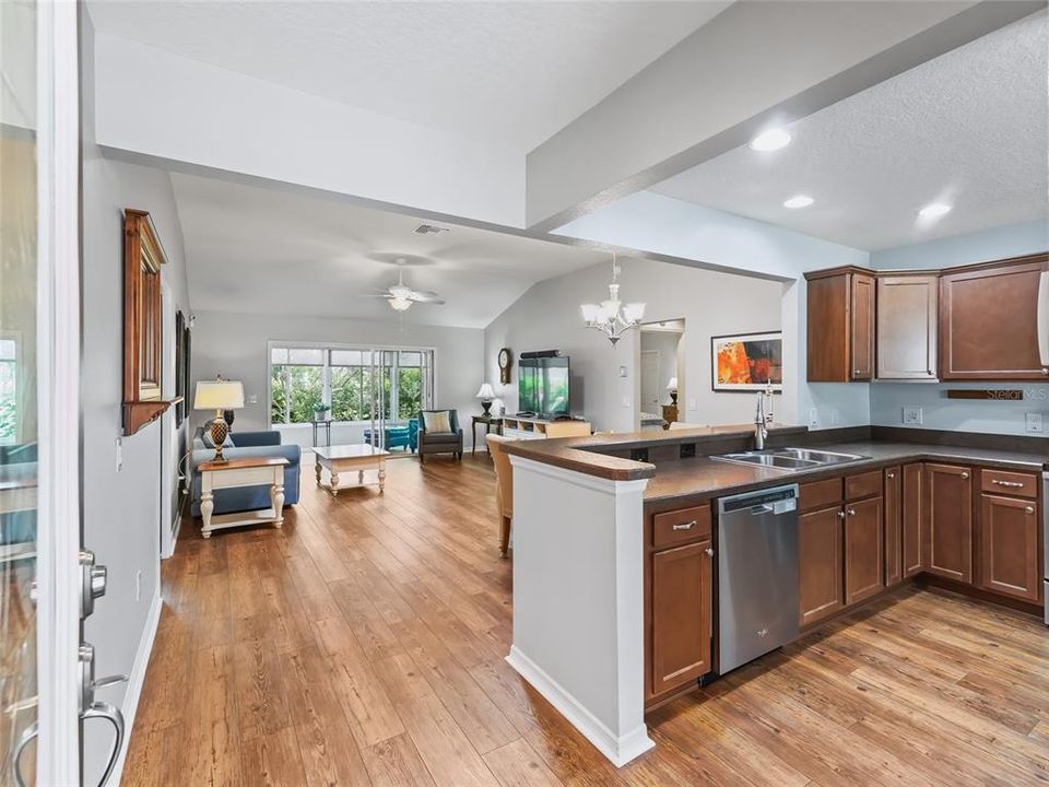 Active With Contract: $425,000 (3 beds, 2 baths, 1598 Square Feet)