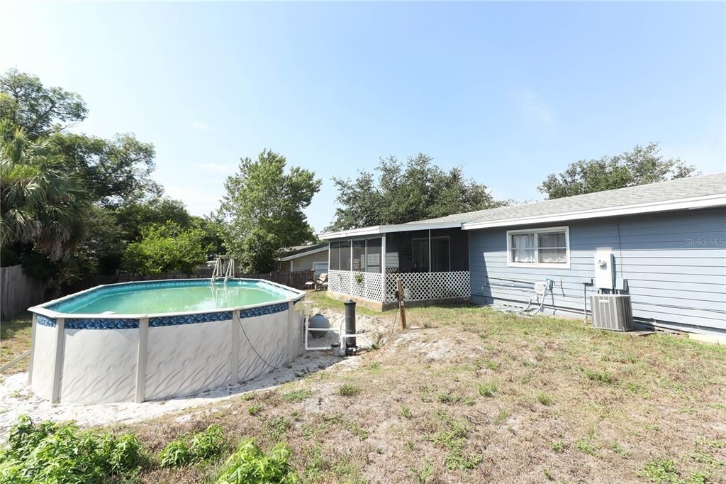 Above ground pool