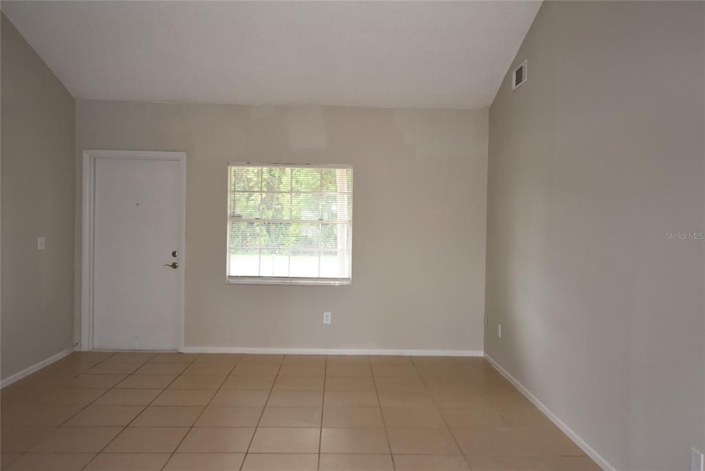 For Rent: $1,795 (2 beds, 1 baths, 1256 Square Feet)