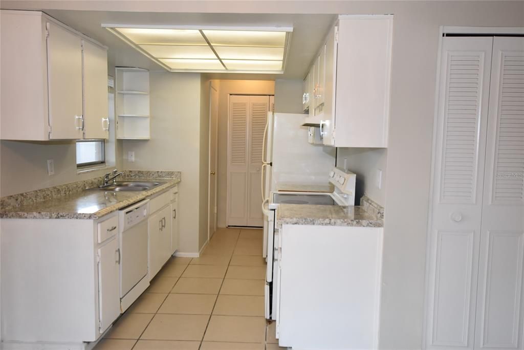 For Rent: $1,795 (2 beds, 1 baths, 1256 Square Feet)