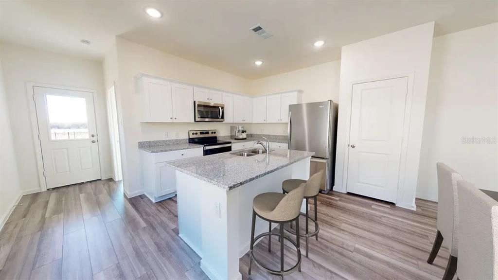 Active With Contract: $308,490 (3 beds, 2 baths, 1401 Square Feet)