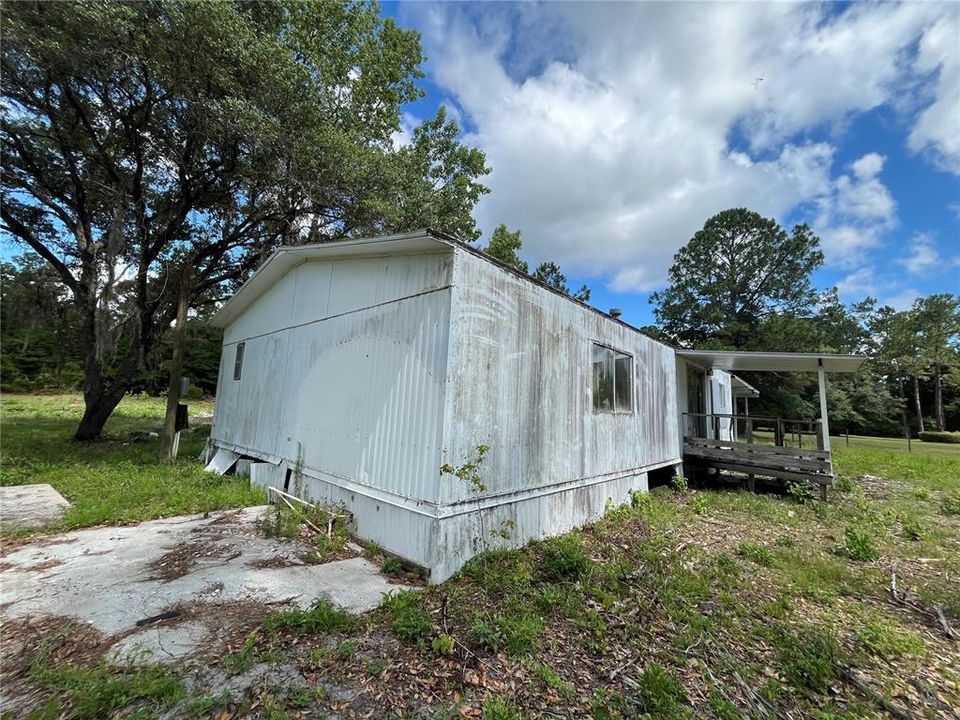 For Sale: $69,900 (3 beds, 2 baths, 1012 Square Feet)