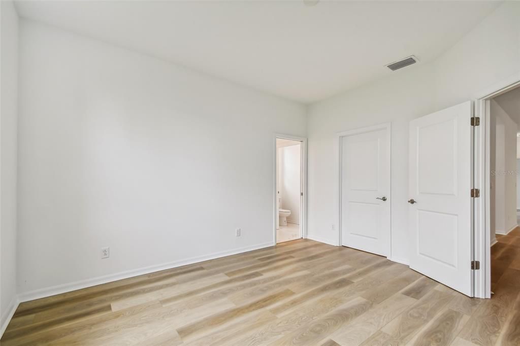 For Sale: $419,999 (2 beds, 2 baths, 1452 Square Feet)