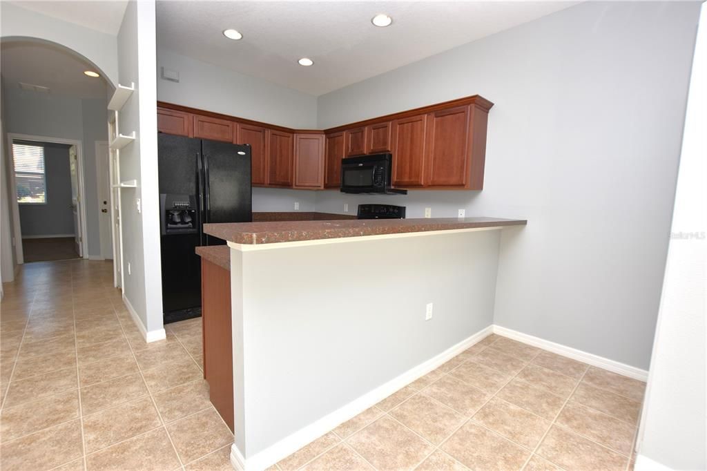 Active With Contract: $1,750 (2 beds, 2 baths, 1136 Square Feet)