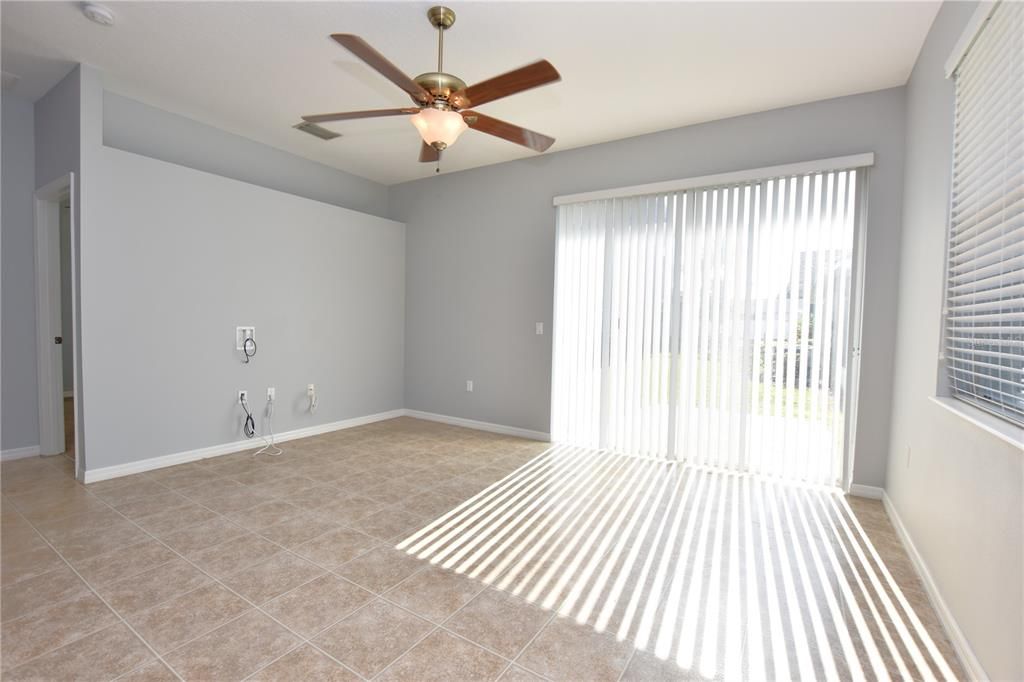 Active With Contract: $1,750 (2 beds, 2 baths, 1136 Square Feet)