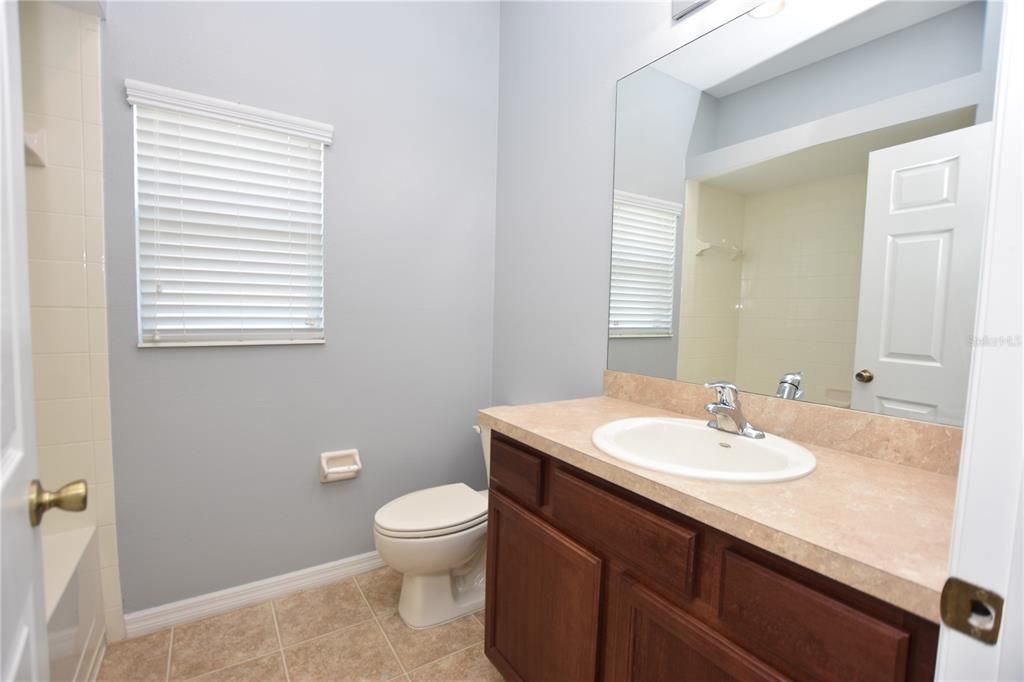 Active With Contract: $1,750 (2 beds, 2 baths, 1136 Square Feet)