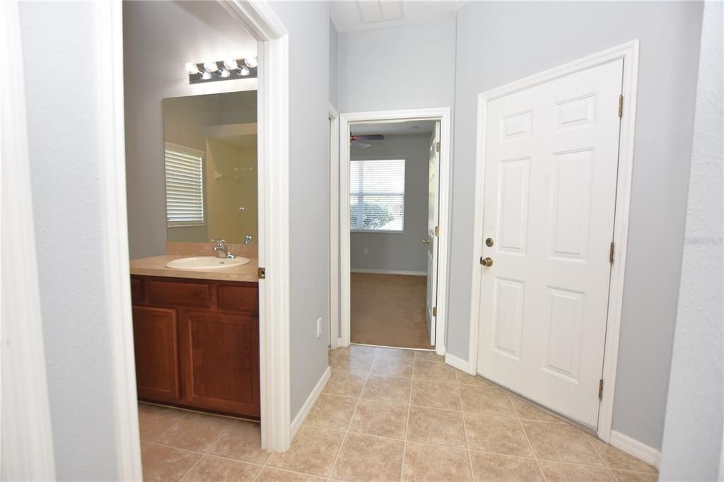 Active With Contract: $1,750 (2 beds, 2 baths, 1136 Square Feet)