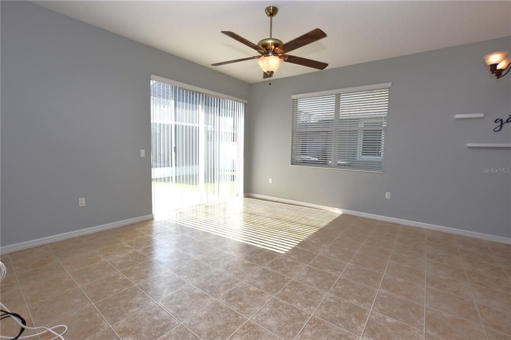 Active With Contract: $1,750 (2 beds, 2 baths, 1136 Square Feet)