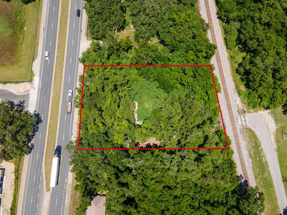 На продажу: $370,000 (0.81 acres)