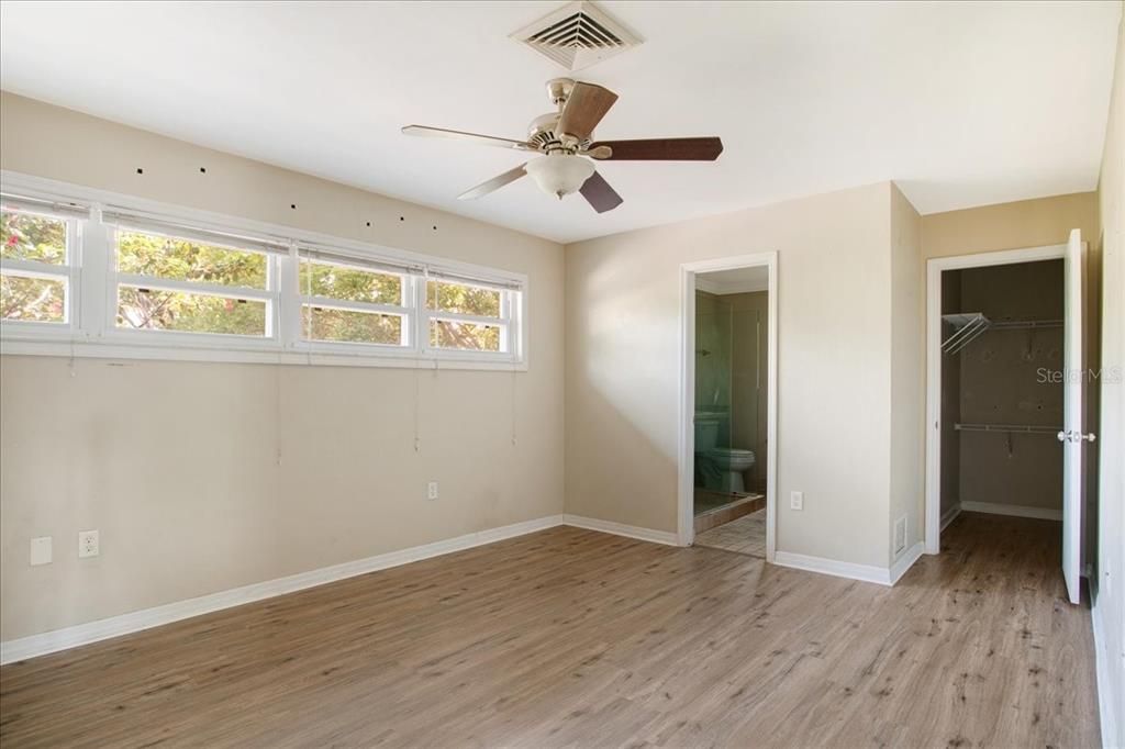 Active With Contract: $449,900 (2 beds, 2 baths, 2109 Square Feet)