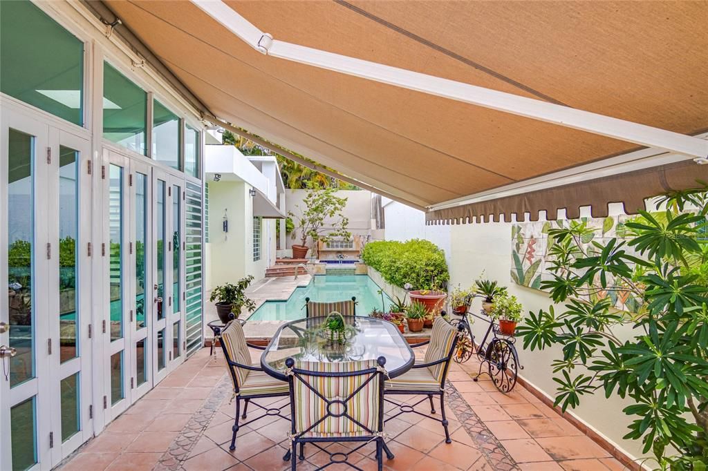 For Sale: $995,000 (4 beds, 4 baths, 3321 Square Feet)