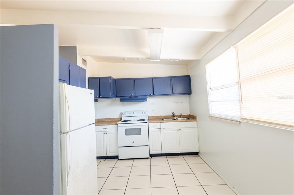 For Sale: $240,000 (4 beds, 1 baths, 1088 Square Feet)