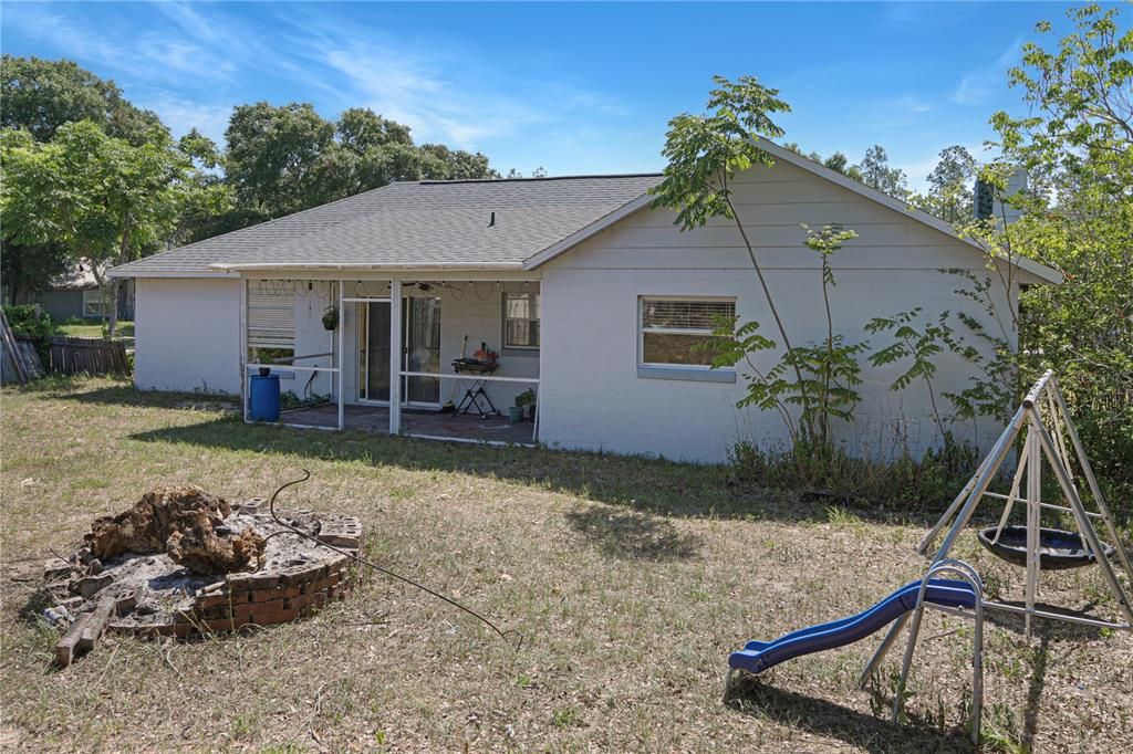 Active With Contract: $329,000 (3 beds, 2 baths, 1524 Square Feet)