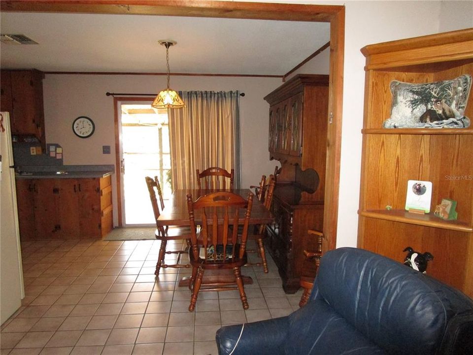 For Sale: $199,900 (3 beds, 2 baths, 1104 Square Feet)