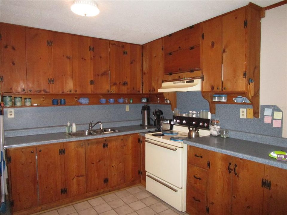 For Sale: $199,900 (3 beds, 2 baths, 1104 Square Feet)